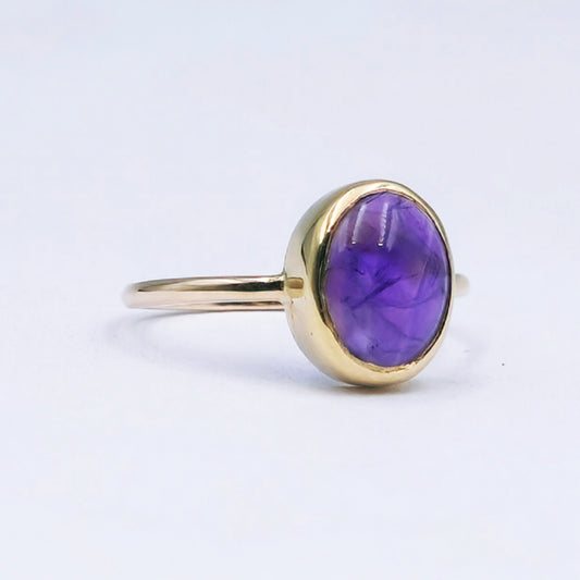 Amethyst Cabochon Ring – 9ct Yellow Gold